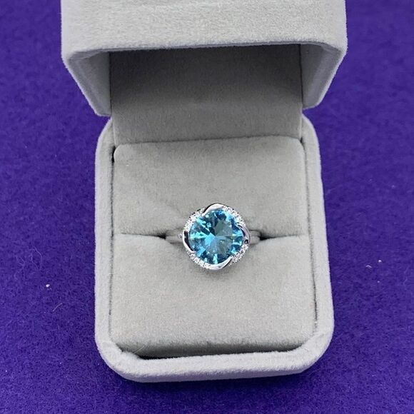 New, no tags. Blue sapphire in silver over stainless, adjustable, vivd colour - Picture 2 of 15